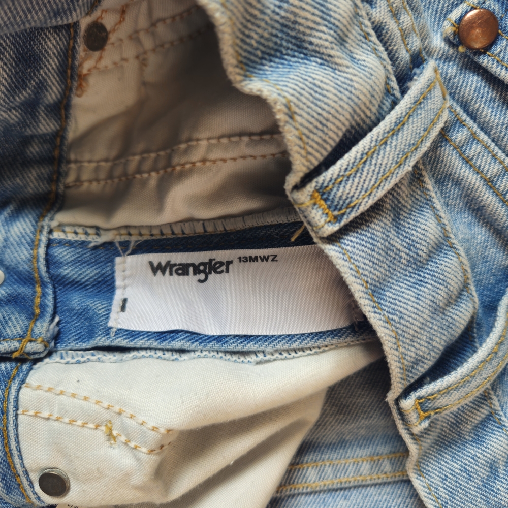 Wrangler Retro Distressed Light Wash High Wash Denim Shorts - Picture 4 of 4